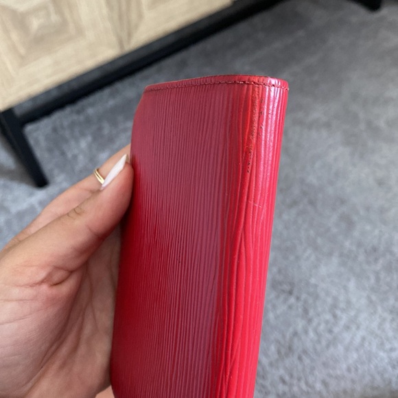 Red Louis Vuitton Epi wallet - Picture 10 of 11